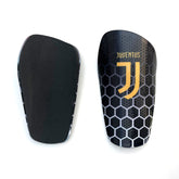 Juventus scheenbeschermers HEX zwart